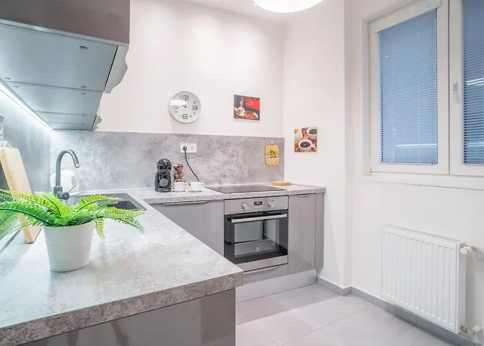 Sukromny Staromestsky V Uzasnej Lokalite/cozy Old-town In A Great Neighborhood Apartman *