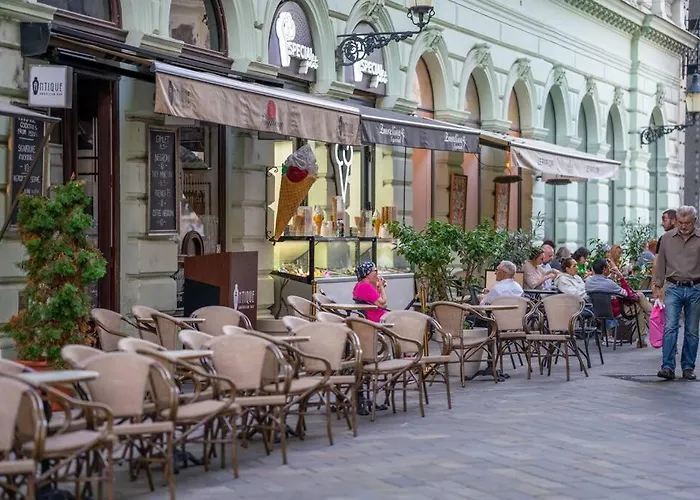 Sukromny Staromestsky V Uzasnej Lokalite/cozy Old-town In A Great Neighborhood Apartman