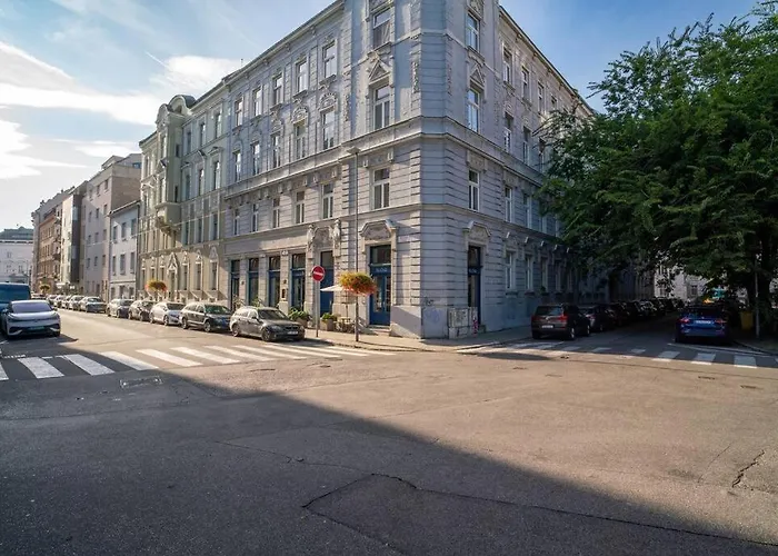 Sukromny Staromestsky V Uzasnej Lokalite/cozy Old-town In A Great Neighborhood Apartman *