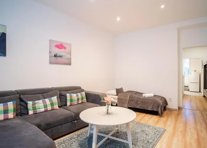 Sukromny Staromestsky V Uzasnej Lokalite/cozy Old-town In A Great Neighborhood Apartman