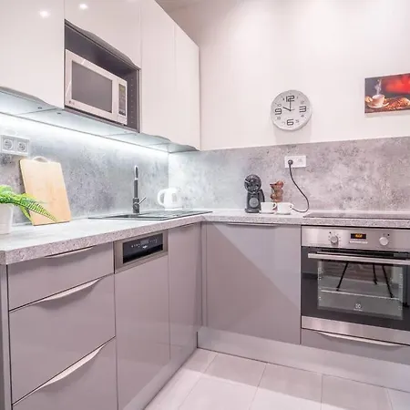 Sukromny Staromestsky V Uzasnej Lokalite/cozy Old-town In A Great Neighborhood