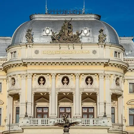 Sukromny Staromestsky V Uzasnej Lokalite/cozy Old-town In A Great Neighborhood شقة براتسيلافا